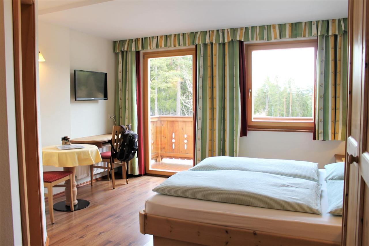 Hotel Landgasthof Laerchenwald คอลเลปิเอตรา ภายนอก รูปภาพ