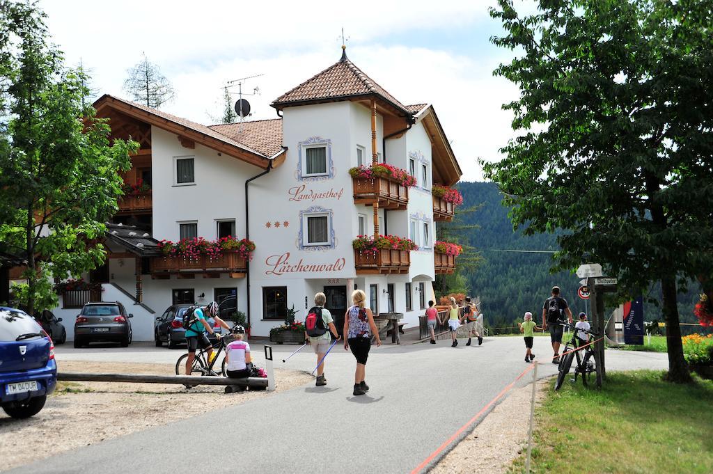 Hotel Landgasthof Laerchenwald คอลเลปิเอตรา ภายนอก รูปภาพ