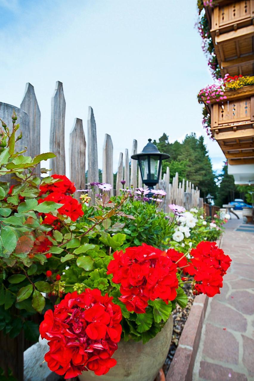 Hotel Landgasthof Laerchenwald คอลเลปิเอตรา ภายนอก รูปภาพ