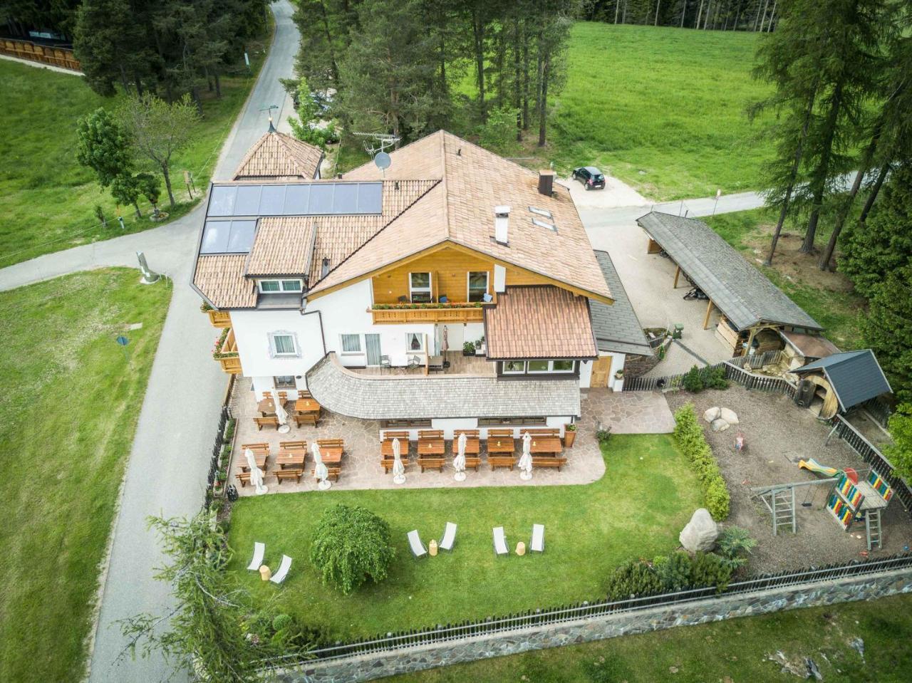 Hotel Landgasthof Laerchenwald คอลเลปิเอตรา ภายนอก รูปภาพ